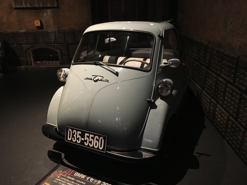 Illustration for article titled Look At This Amazing Collection of Historic Cars Inside A Japanese Shopping Mall